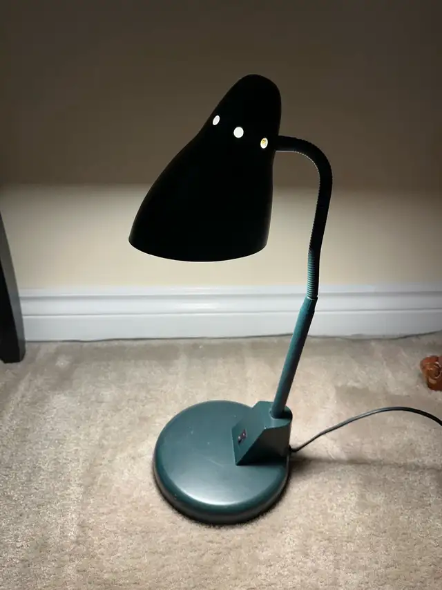 Lamp - Vintage Retro Style - Desk Lamp in Indoor Lighting & Fans in City of Toronto - Image 4