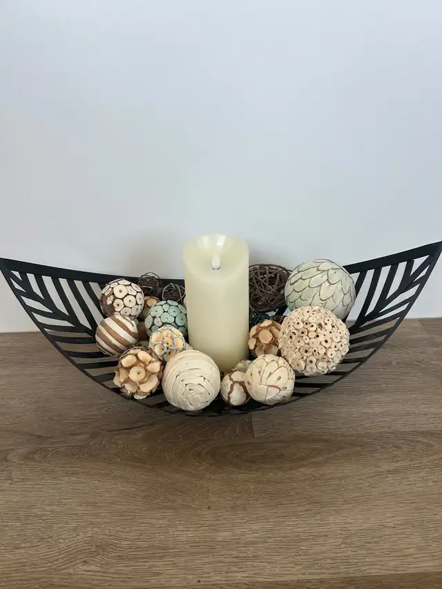 Decorative metal bowl with LED candle & Orbs