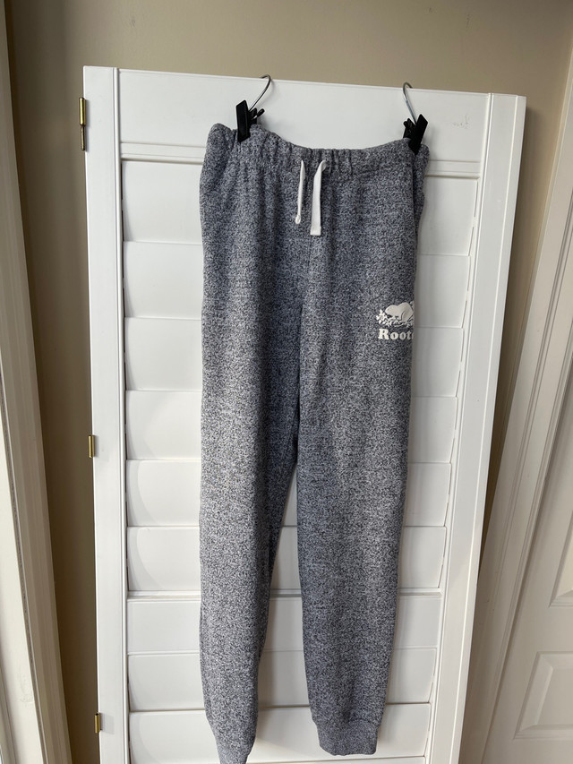 NWOT ROOTS kids cotton /polyester blend sweat pants  size 14  in Kids & Youth in Napanee