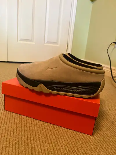 Never worn, Nike ACG rufus shoes $100