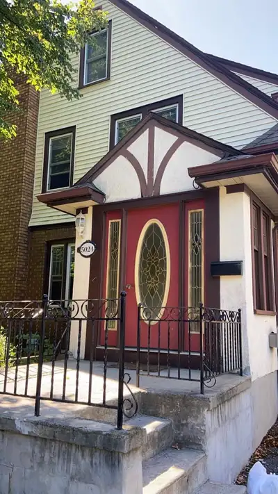 Rooms for rent. Fully furnished. Includes everything and internet. Close to Go train and bus , colle...