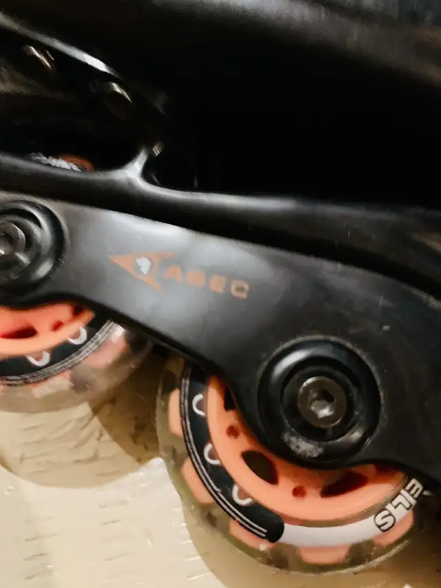 Kids size 1 Ultra Wheels Roller Blades in Skates & Blades in Calgary - Image 11