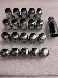 Brand New set of Alloy Lug Nuts with Key