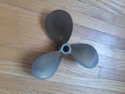 Left hand michigan wheel AM 40. 8½ x 10 Mercury racing prop ? Believed to fit early 50's K series ou...