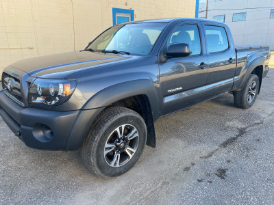 2009 Toyota Tacoma double cab 4x4 (long bed)