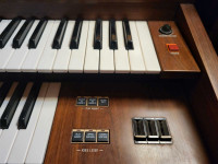 Yamaha electric organ 