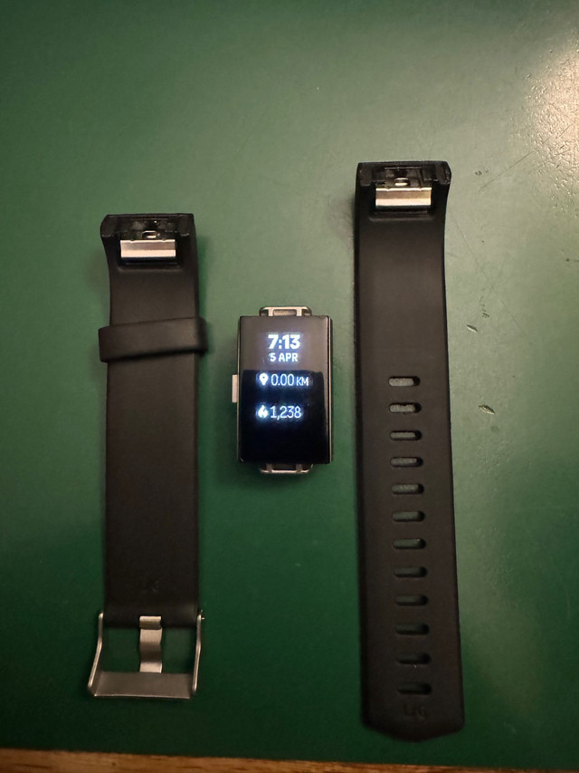 Fitbit Charge 2 - brand new large band and charger included in General Electronics in Markham / York Region - Image 3