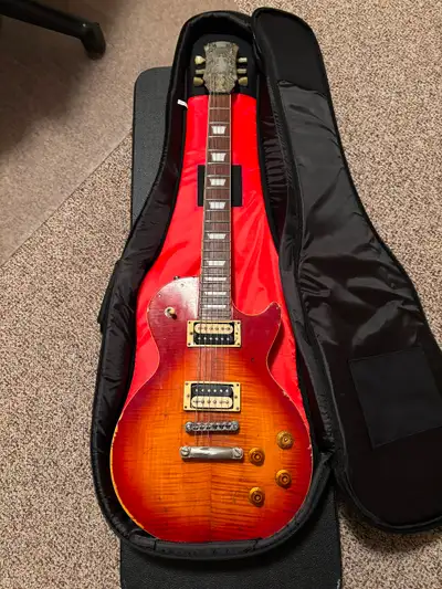 Custom Relic Les Paul, View more