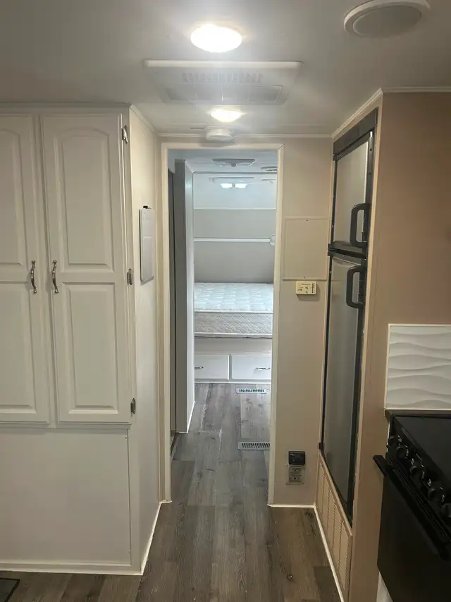 $16,300 – 2011 CrossRoads Cruiser CTX 29' Travel Trailer in Travel Trailers & Campers in Vernon - Image 11