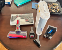 Dyson V10 Cyclone brush head and accessories 