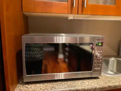 Panasonic Microwave oven Model NN-SD698, View more