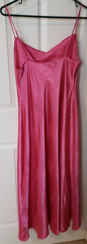 Ladies Pink Nightgown ( Medium) in Women's - Other in Oakville / Halton Region - Image 2