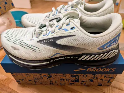 Brooks Women Running Shoes Adrenaline GTS 9.5 Wide, View more