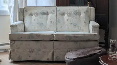 FREE Loveseat – Floral Pattern, View more