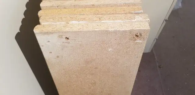 16 Marches en particules de bois pour 20$!!! in Other in Victoriaville - Image 3