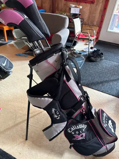 Get your young golfer ready to hit the greens with this excellent quality Callaway XJ Series Level 3...