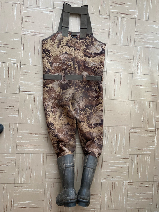 Cabellas 600g Chest Waders Size 8 in Fishing, Camping & Outdoors in Fredericton - Image 2