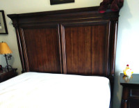 Solid Wood Queen Bedroom Pt. Suite