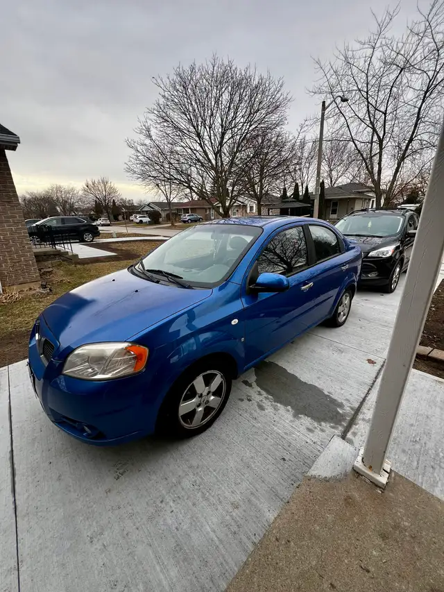 2007 Pontiac Wave For Sale in Cars & Trucks in Windsor Region - Image 3