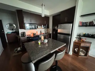 675sqft 1+den VERVE 120 homewood ave Jarvis/Wellesley Aug 1