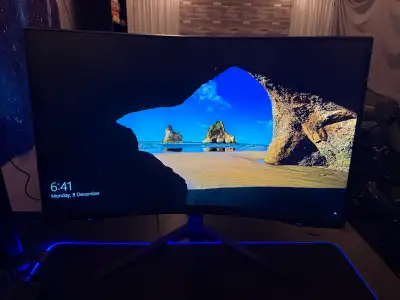 Samsung Odyssey G7 Curved Gaming 32” Monitor, View more