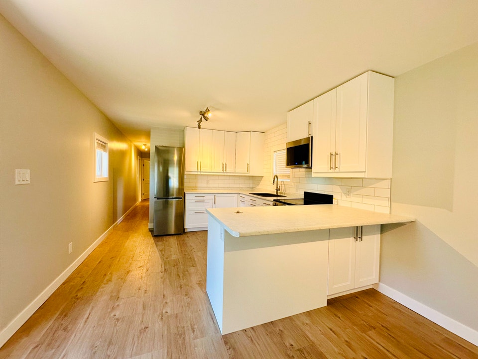 Beautifully renovated Cozy Mobile Home for Rent 1055 Chippewa Rd 2