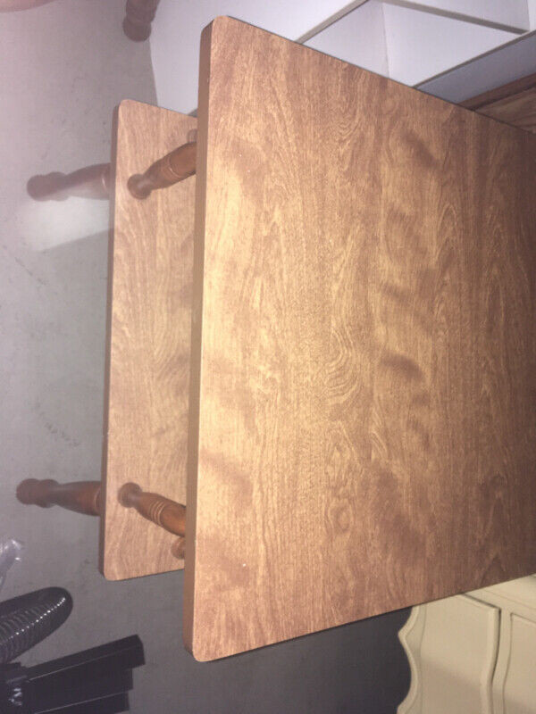DESK / TABLES  - POUFS / NIGHT STAND / ANTIQUE DESK / CRIBBAGE dans Autres tables  à Ville de Montréal - Image 3
