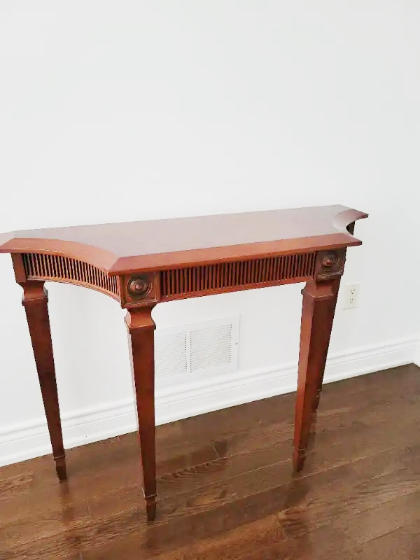 Console Sofa Table - Bombay Company in Other Tables in City of Toronto