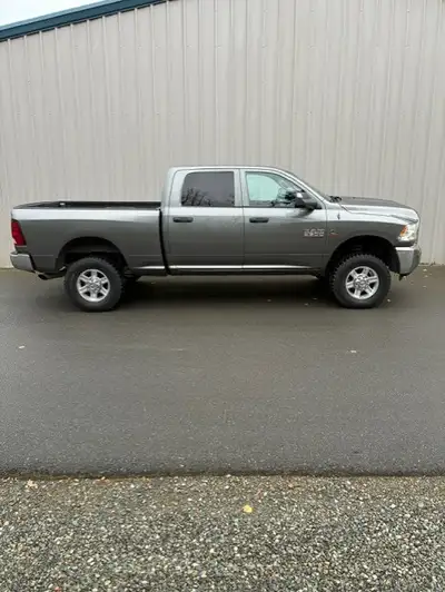 2013 Ram 2500 4x4 146,118KM 6.7 Cummins engine (deleted) G56 manual transmission SLT model Power win...