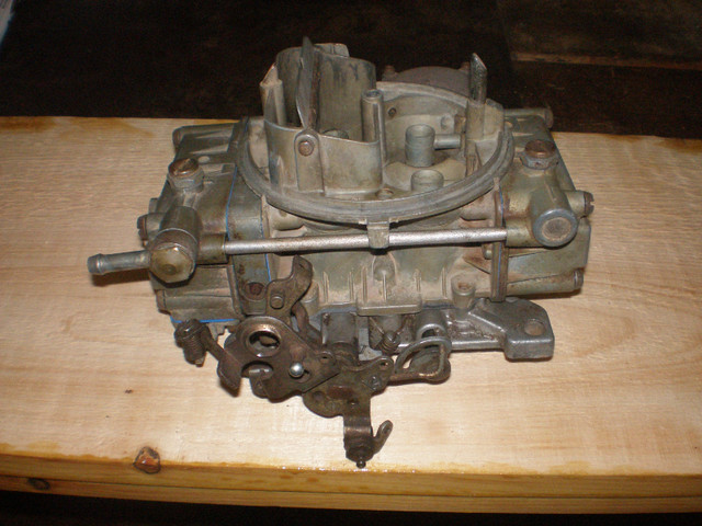 Holley 600 CFM Carb. in Engine & Engine Parts in Leamington