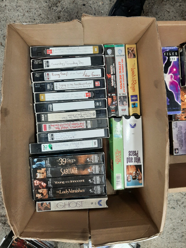 VHS MOVIES LOTS dans CD, DVD et Blu-ray  à Whitehorse - Image 2