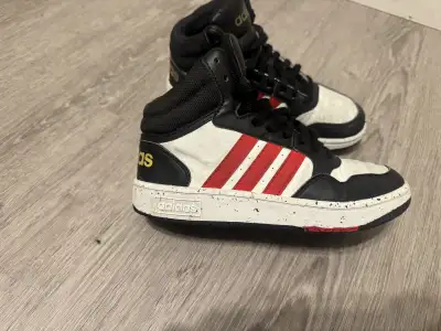 Kids adidas shoes size 4, View more