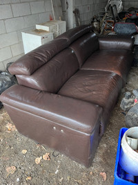 Good couch with electric recliners 