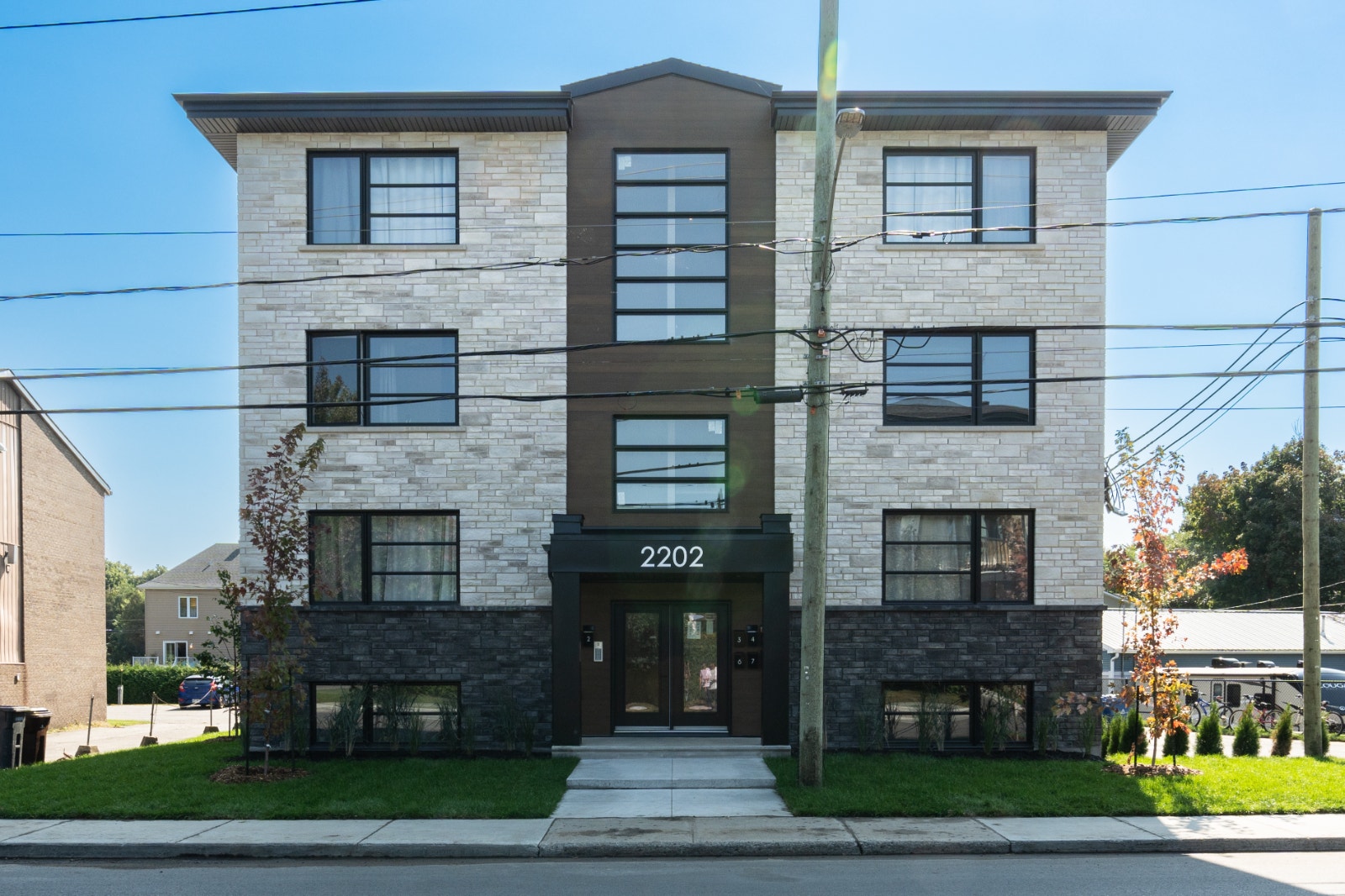 2202 Chemin d'Oka — photo 1