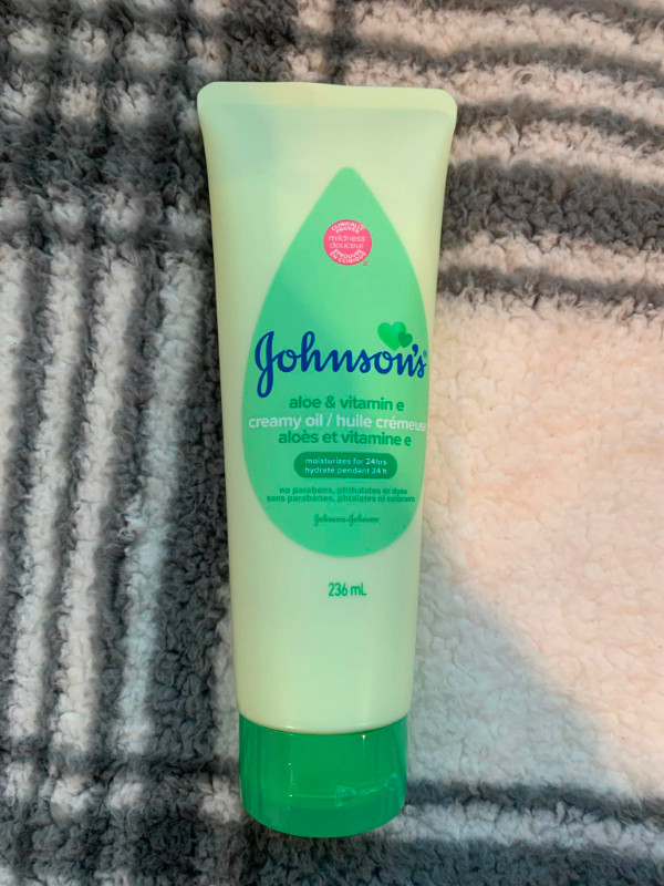 NEW Johnson's Aloe and Vitamin E Lotion 236ML in Bathing & Changing in Windsor Region