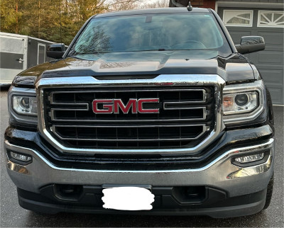 2018 GMC Sierra 1500 SLE Z71 with Tow Package, Crew cab 5.3L V8