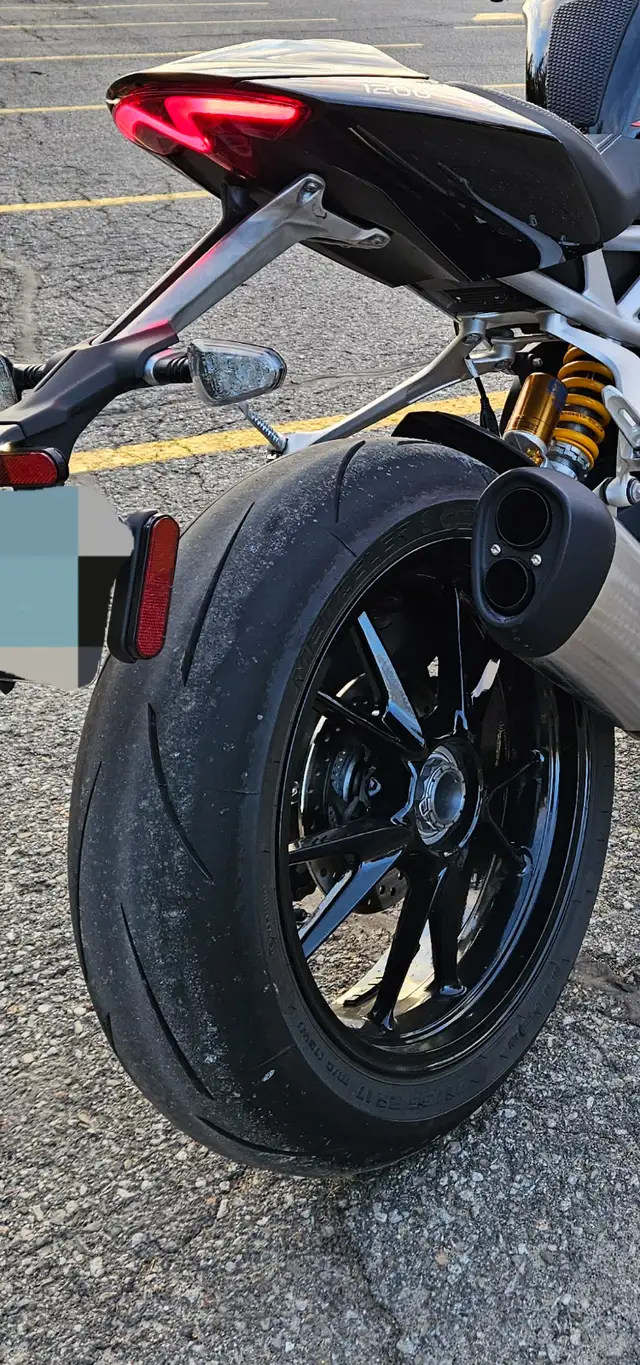 2022 Triumph Speed Triple 1200 RS Mint Low Km's in Sport Bikes in City of Toronto - Image 7