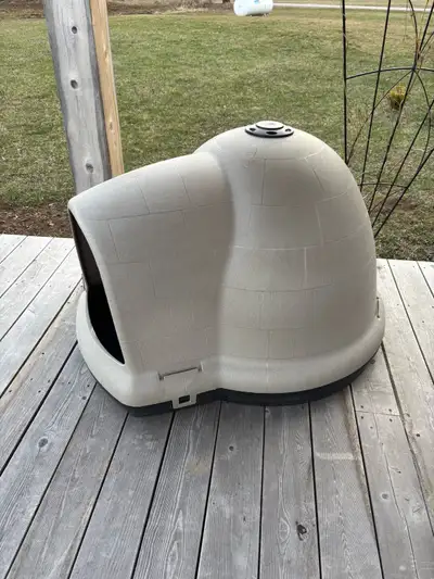 Comes with food and water bowls 2 dog beds one in ground wire dog fence with 3 collar rescivers and...