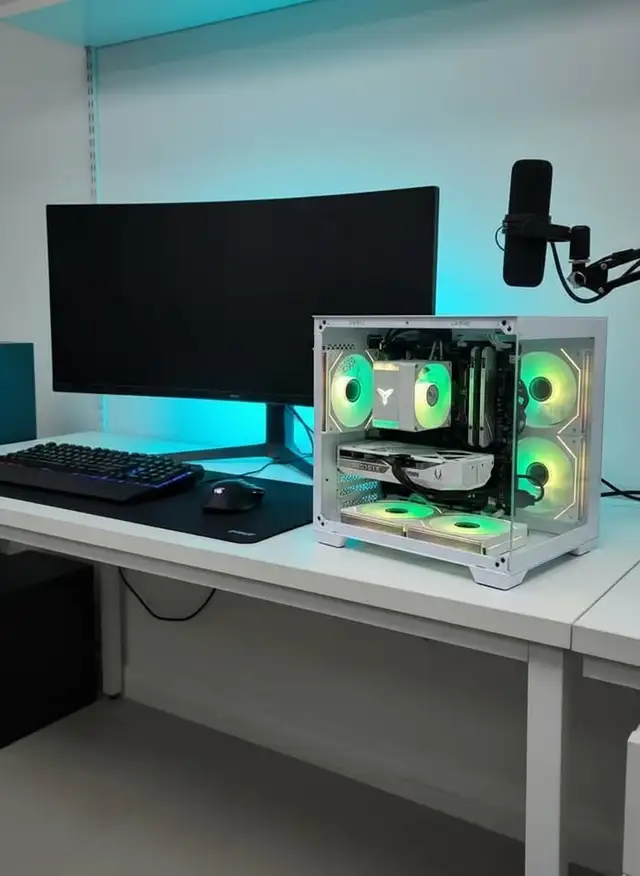 White gpu  AMD Ryzen 7 5700X ,32G, 1TB SSD RTX 5060 in Desktop Computers in Mississauga / Peel Region - Image 2
