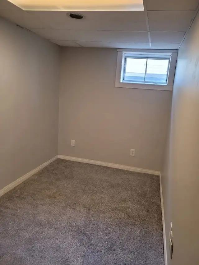Renovated 8 Bedroom House in Hillsdale Regina | Finished Basemen in Long Term Rentals in Regina - Image 16