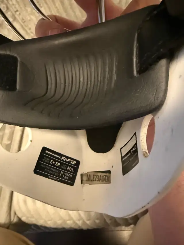 Warrior RF2 E+ Goalie helmet in Hockey in Ottawa - Image 7