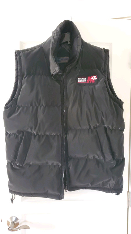 * SMU Huskies Hockey Vest XL- great condition * in Men's in City of Halifax