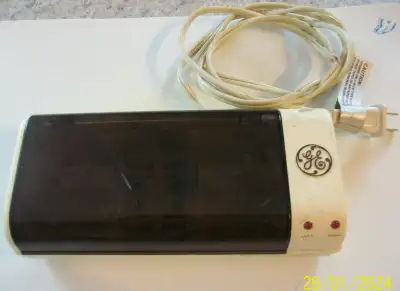 General Electric Mode# GE BC4B 2 Hour Battery Charger. Charges Nickel Cadmium AA, AAA, C, D, & 9 Vol...
