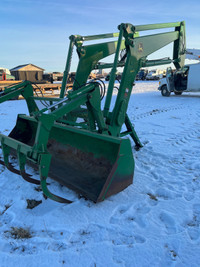 John Deere H480 loader