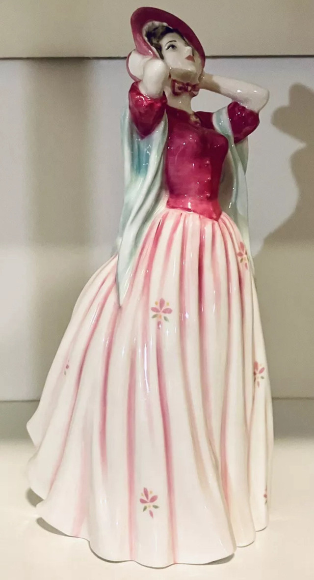 Royal Doulton Classics Figurine 2001 Gentle Breeze HN4317 in Arts & Collectibles in Dartmouth - Image 2