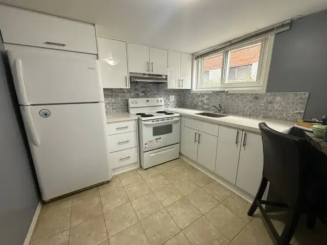 Walk out basement for rent in Long Term Rentals in City of Toronto - Image 4