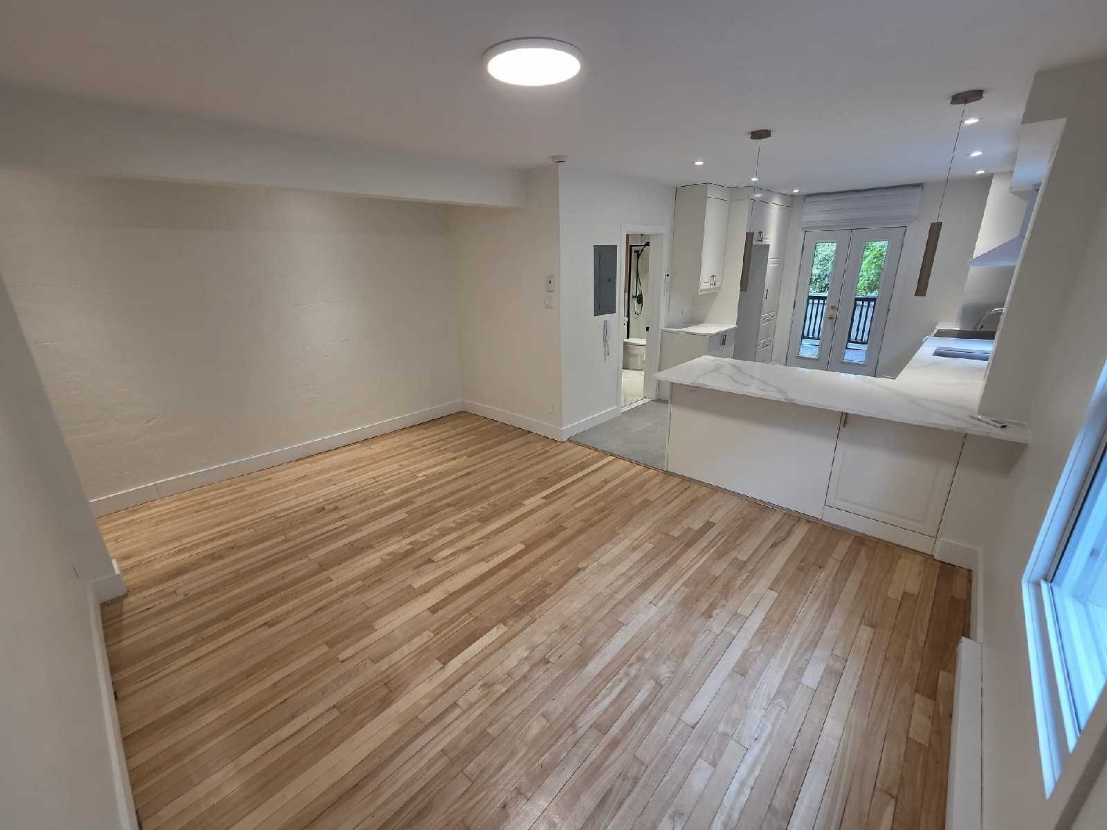 appartement style condo rénové ahuntsic Grande Allée 1 chambre — photo 2