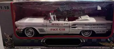 1:18 Scale 1958 Pontiac Bonneville Pace Car/Road Signature, View more