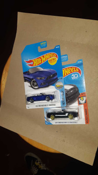 2015 Ford Mustang GT Convertible Hot Wheels lot of 2 variations 