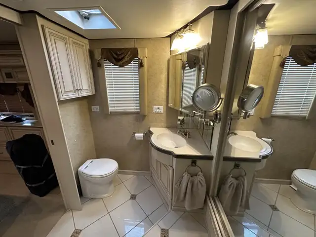 2007 Newmar Essex low miles!!!! in RVs & Motorhomes in Fort St. John - Image 9